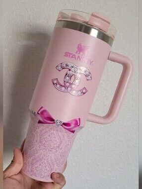 Stanley Pink Graphic Quencher Tumbler with Bold Handle